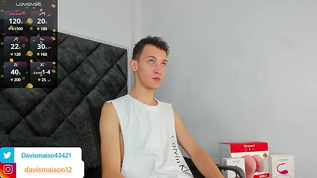 Snapshot of Maisondavis_ chatting on January 2025 08:51:01 PM Maisondavis online show from January 2025 08:51:01 PM