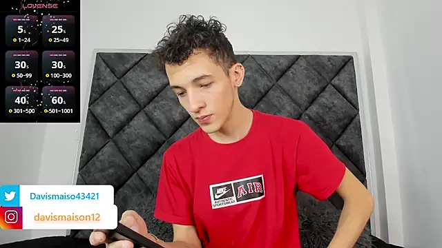 Snapshot of Maisondavis_ chatting on January 2025 09:50:01 PM Maisondavis online show from January 2025 09:50:01 PM