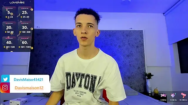 Snapshot of Maisondavis_ chatting on February 2025 09:17:01 PM Maisondavis online show from February 2025 09:17:01 PM