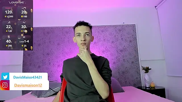 Snapshot of Maisondavis_ chatting on February 2025 10:07:02 PM Maisondavis online show from February 2025 10:07:02 PM