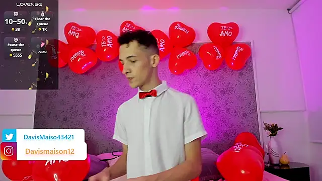 Snapshot of Maisondavis_ chatting on February 2025 09:53:02 PM Maisondavis online show from February 2025 09:53:02 PM