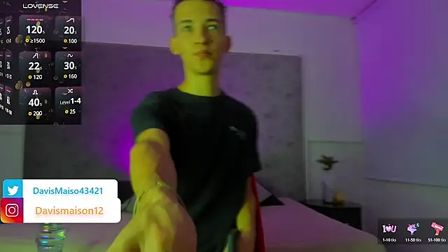 Snapshot of Maisondavis_ chatting on February 2025 09:35:02 PM Maisondavis online show from February 2025 09:35:02 PM