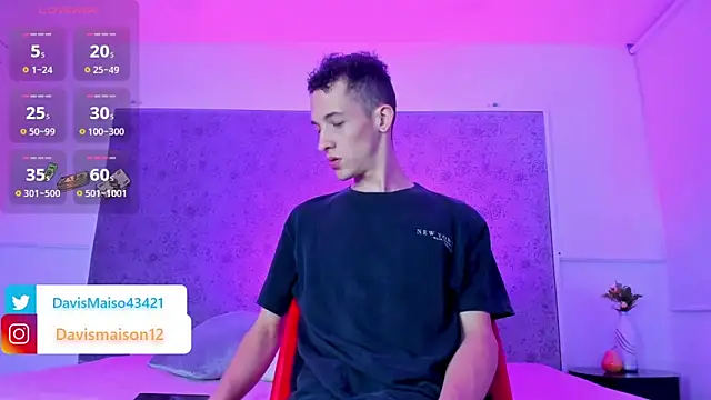 Snapshot of Maisondavis_ chatting on March 2025 10:21:02 PM Maisondavis online show from March 2025 10:21:02 PM