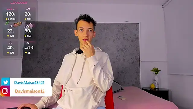 Snapshot of Maisondavis_ chatting on March 2025 09:09:02 PM Maisondavis online show from March 2025 09:09:02 PM