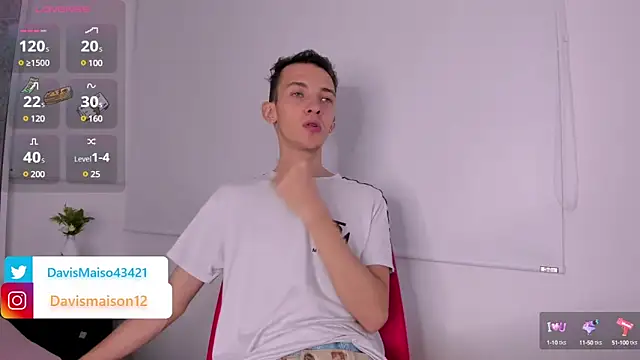 Snapshot of Maisondavis_ chatting on March 2025 08:03:02 PM Maisondavis online show from March 2025 08:03:02 PM