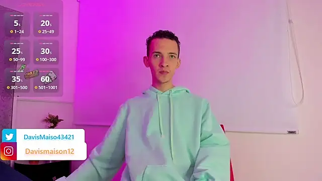 Snapshot of Maisondavis_ chatting on March 2025 09:37:01 PM Maisondavis online show from March 2025 09:37:01 PM