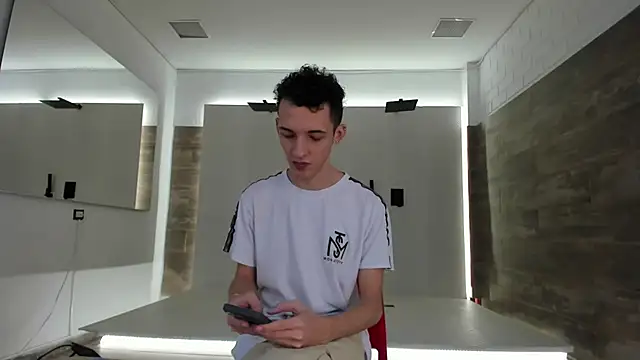 Snapshot of Maisondavis_ chatting on March 2025 08:28:01 PM Maisondavis online show from March 2025 08:28:01 PM