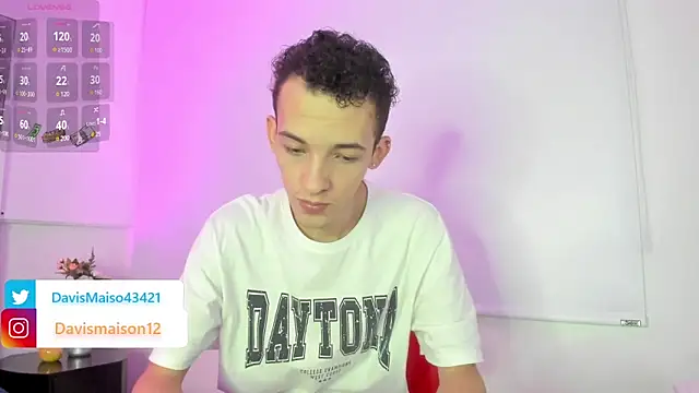 Snapshot of Maisondavis_ chatting on March 2025 10:04:02 PM Maisondavis online show from March 2025 10:04:02 PM