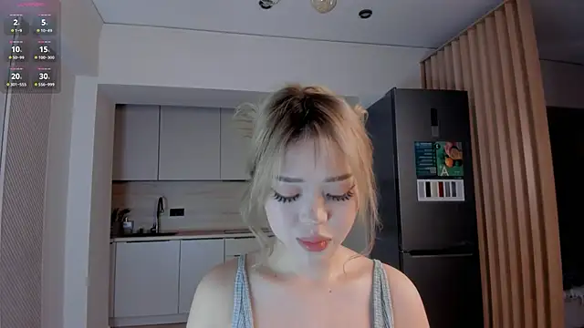 nacumi mi online show from December 2025 04:07:02 AM