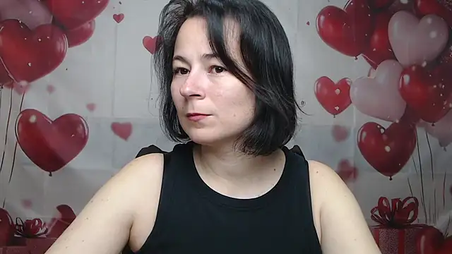 Snapshot of MarieSho chatting on May 2026 06:42:01 AM MarieSho online show from May 2026 06:42:01 AM