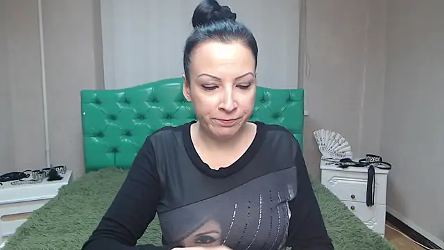 ElizabethSho online show from December 2024 09:11:01 PM