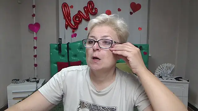 EmiliaGree online show from September 2025 05:01:02 PM