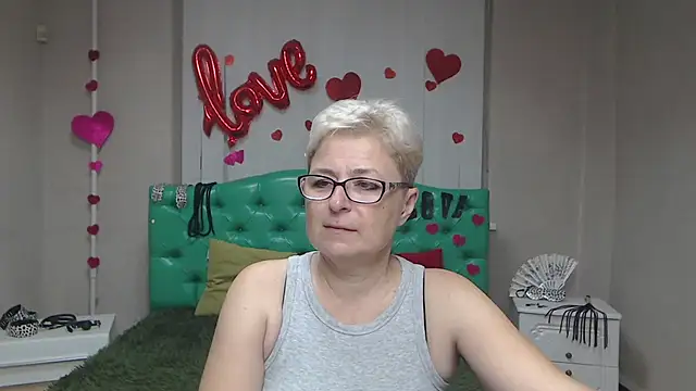 EmiliaGree online show from September 2025 05:05:02 PM