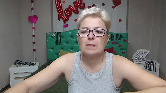 EmiliaGree online show from September 2025 05:06:01 PM