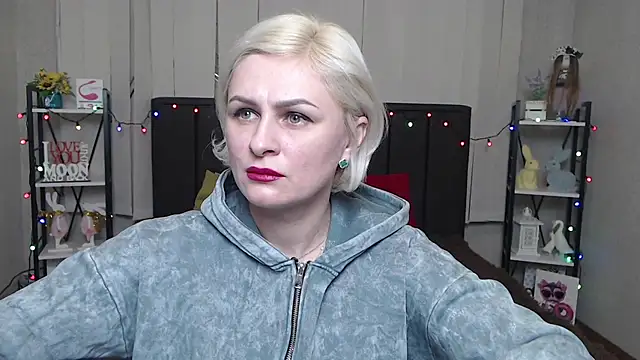 Snapshot of OliviaHorst chatting on January 2025 03:07:01 PM OliviaHorst online show from January 2025 03:07:01 PM