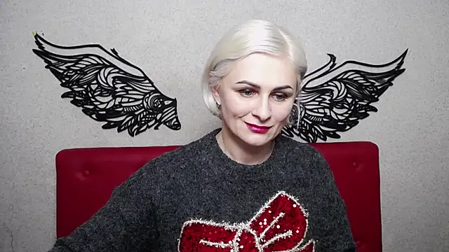 Snapshot of OliviaHorst chatting on February 2025 01:56:02 PM OliviaHorst online show from February 2025 01:56:02 PM