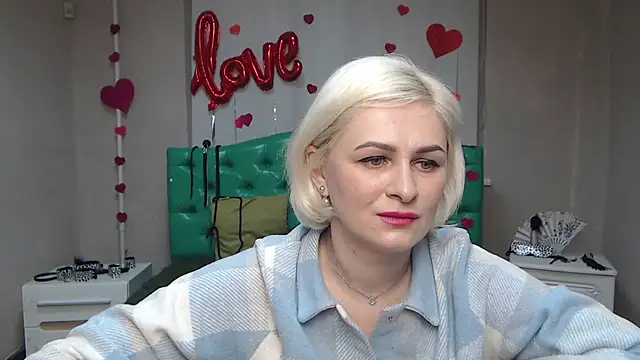 Snapshot of OliviaHorst chatting on March 2025 06:18:02 AM OliviaHorst online show from March 2025 06:18:02 AM