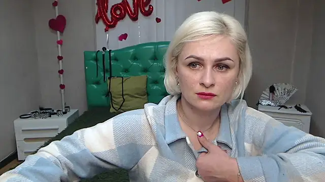 Snapshot of OliviaHorst chatting on March 2025 12:26:01 PM OliviaHorst online show from March 2025 12:26:01 PM