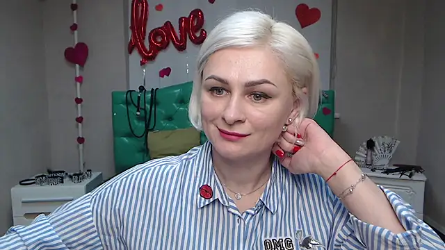 Snapshot of OliviaHorst chatting on March 2025 09:34:02 AM OliviaHorst online show from March 2025 09:34:02 AM