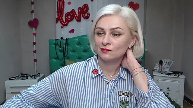 Snapshot of OliviaHorst chatting on March 2025 12:39:01 PM OliviaHorst online show from March 2025 12:39:01 PM