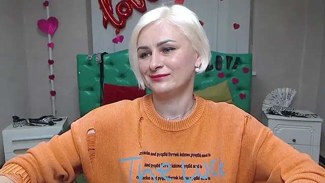 Snapshot of OliviaHorst chatting on September 2025 05:20:02 AM OliviaHorst online show from September 2025 05:20:02 AM