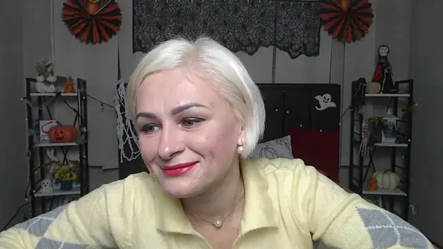 Snapshot of OliviaHorst chatting on October 2025 05:29:02 AM OliviaHorst online show from October 2025 05:29:02 AM