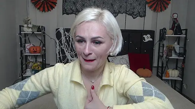 Snapshot of OliviaHorst chatting on November 2025 06:21:01 PM OliviaHorst online show from November 2025 06:21:01 PM