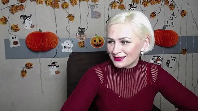 Snapshot of OliviaHorst chatting on November 2025 06:15:01 PM OliviaHorst online show from November 2025 06:15:01 PM