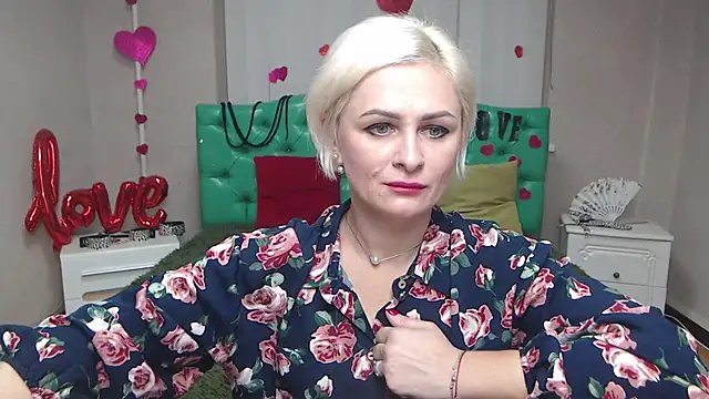 Snapshot of OliviaHorst chatting on November 2025 06:11:02 PM OliviaHorst online show from November 2025 06:11:02 PM