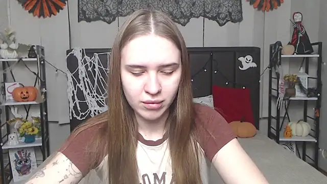 LauraHlot online show from October 2025 06:08:01 PM