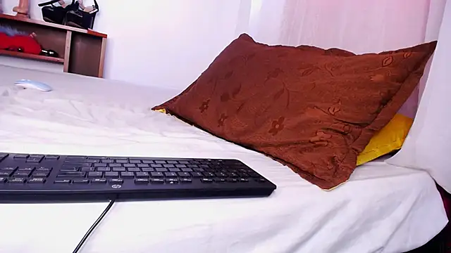 anyaadamss online show from February 2025 10:31:01 PM