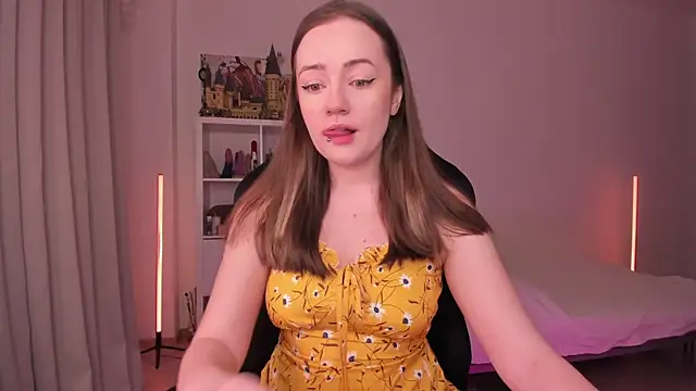 WalkingGirl online show from February 2025 06:22:02 PM