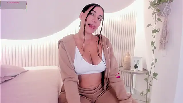 Snapshot of Sofia__rivera chatting on February 2026 04:05:02 PM Sofia rivera online show from February 2026 04:05:02 PM