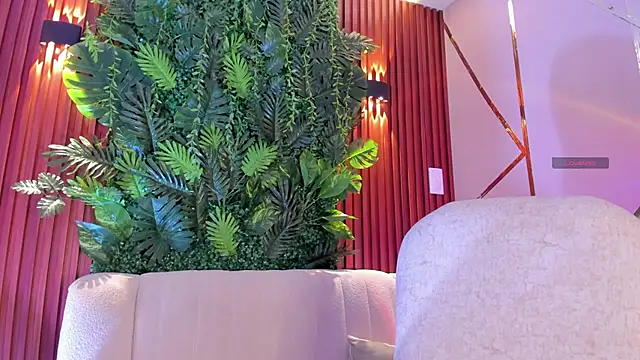 Snapshot of foxxxmegan chatting on October 2025 03:13:01 PM foxxxmegan online show from October 2025 03:13:01 PM