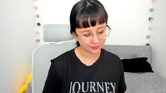 Snapshot of Sofiskies chatting on October 2025 12:24:02 AM Sofiskies online show from October 2025 12:24:02 AM