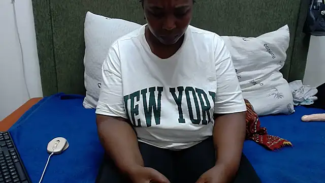 Thickchocolatex2 online show from February 2026 07:32:02 PM