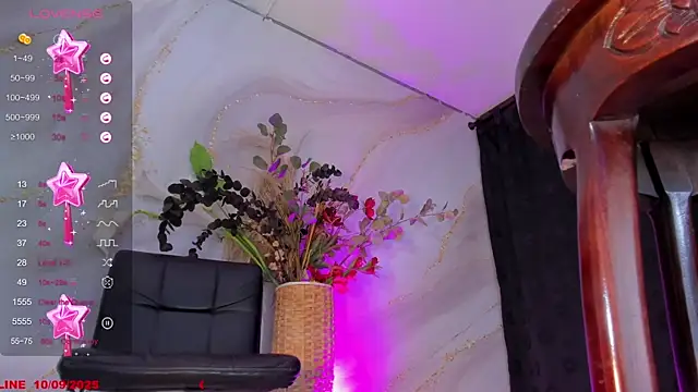 Snapshot of Karla-Ebony chatting on September 2025 01:44:02 PM Karla-Ebony online show from September 2025 01:44:02 PM