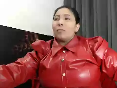 Snapshot of LeizaMagnus chatting on January 2026 06:02:02 PM LeizaMagnus online show from January 2026 06:02:02 PM