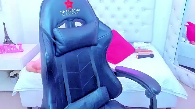 silvana  miller online show from February 2025 07:00:01 PM