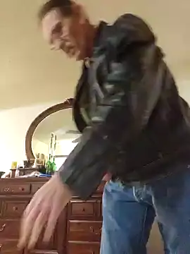 coolbrease10 online show from December 2024 07:43:01 PM