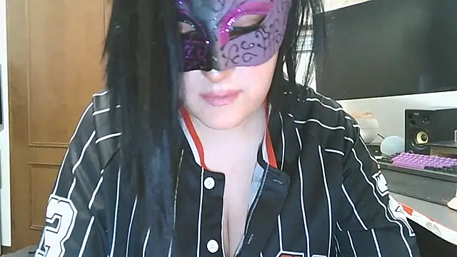 Snapshot of LaDamaNeraa chatting on September 2025 01:27:02 PM LaDamaNeraa online show from September 2025 01:27:02 PM