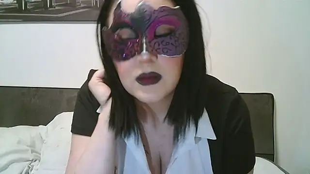 Snapshot of LaDamaNeraa chatting on October 2025 12:38:01 PM LaDamaNeraa online show from October 2025 12:38:01 PM