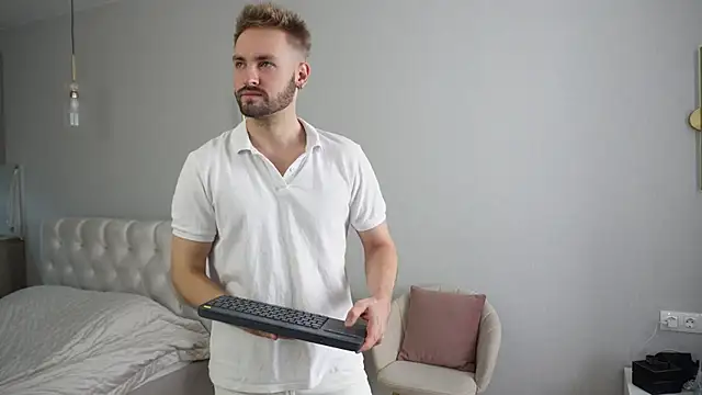 Nik Sharp online show from April 2026 08:31:02 AM