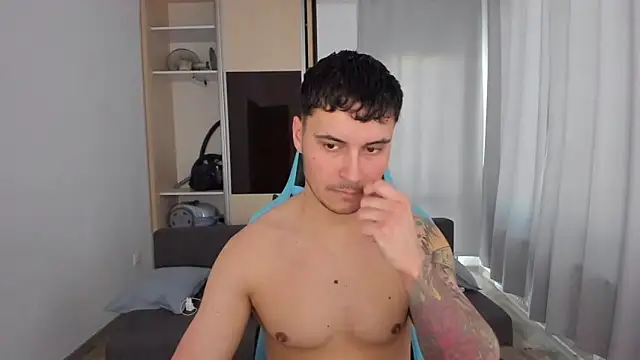 MatMalonne online show from January 2025 12:33:01 PM