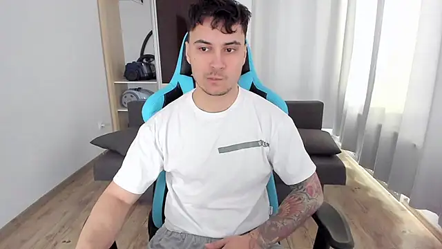 MatMalonne online show from February 2025 06:54:01 AM