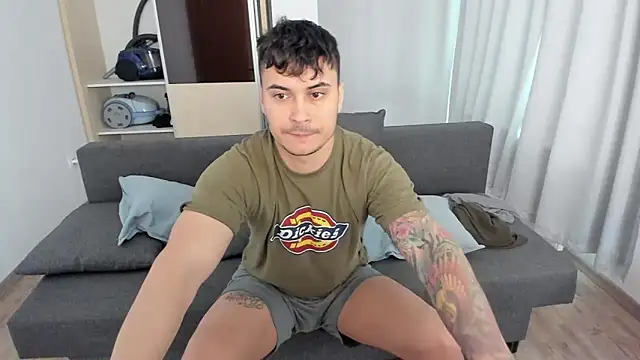 MatMalonne online show from December 2025 08:34:01 AM