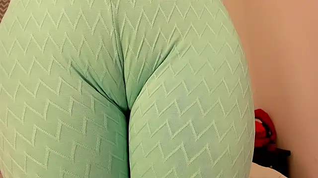 cloehonney online show from October 2025 07:55:01 PM