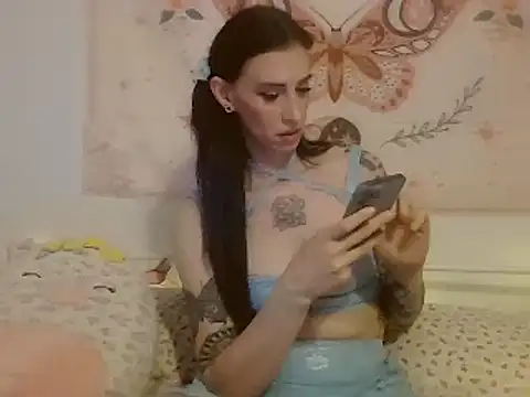 Snapshot of averietheangel chatting on March 2025 06:56:01 PM averietheangel online show from March 2025 06:56:01 PM