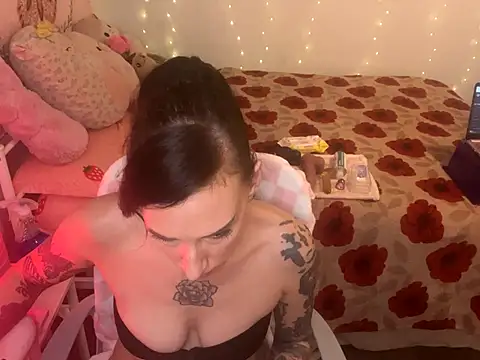 Snapshot of averietheangel chatting on September 2025 09:51:01 PM averietheangel online show from September 2025 09:51:01 PM