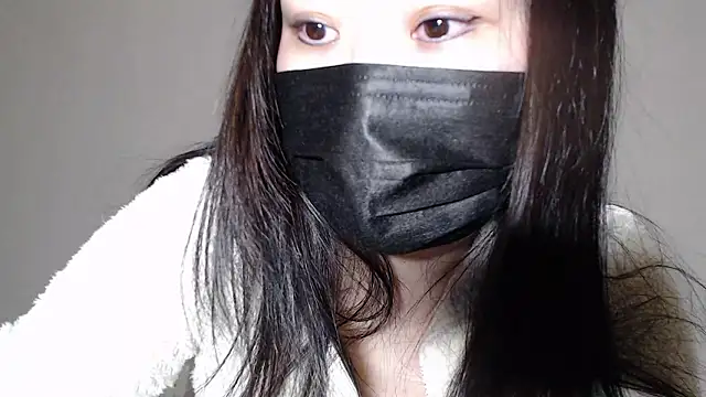 Snapshot of Hika-Channel chatting on December 2025 11:24:02 PM Hika-Channel online show from December 2025 11:24:02 PM